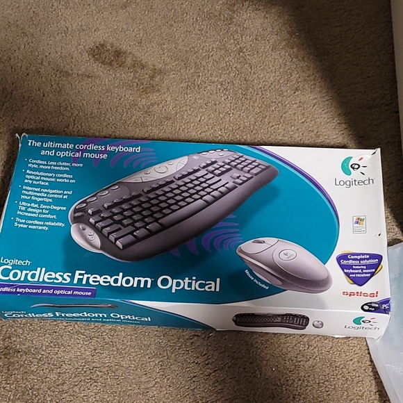 Logitech cordless freedom optical - cordless keyboard and optical mouse - Picture 10 of 11